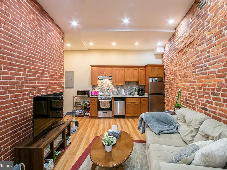 1122 E Passyunk Ave #1 — Photo 5