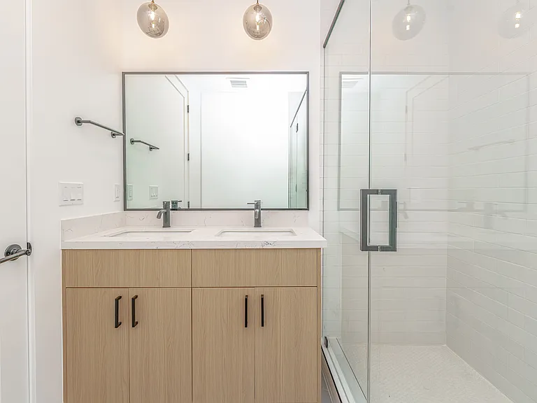 1342 Portia St — Photo 26