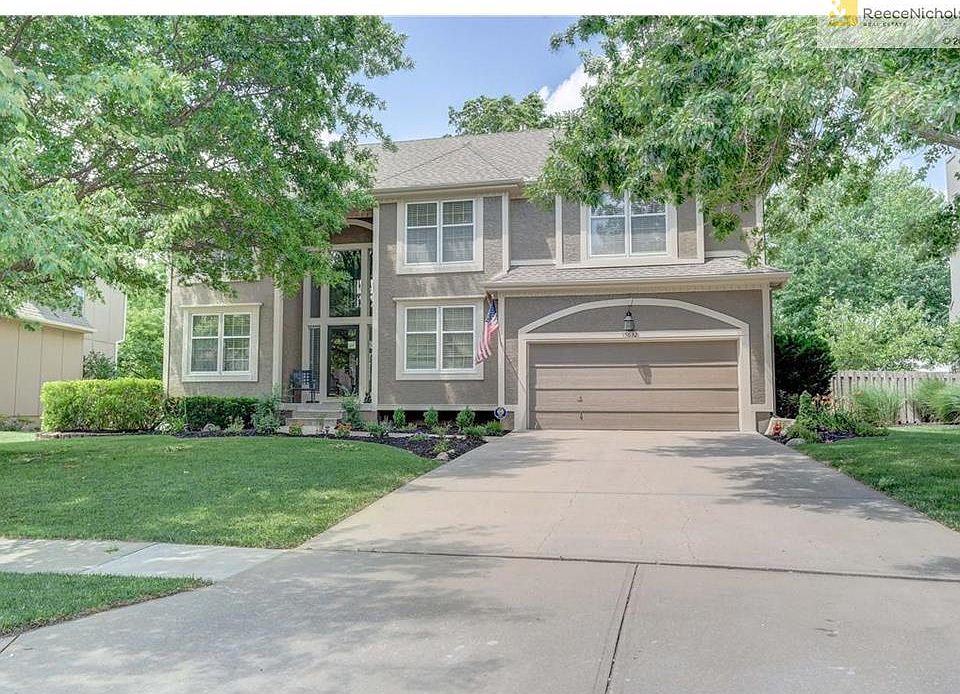 Freshly Painted Exterior.  Great curb appeal!