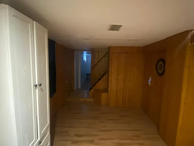 29 Brownville Ave #BASEMENT — Photo 9
