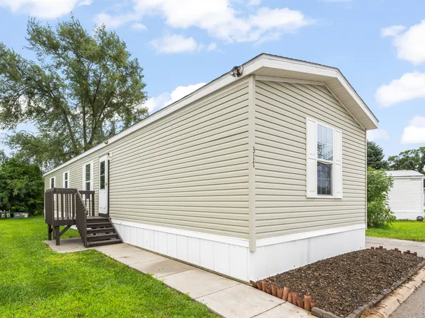 3510 N 9th St #317, Carter Lake, IA 51510