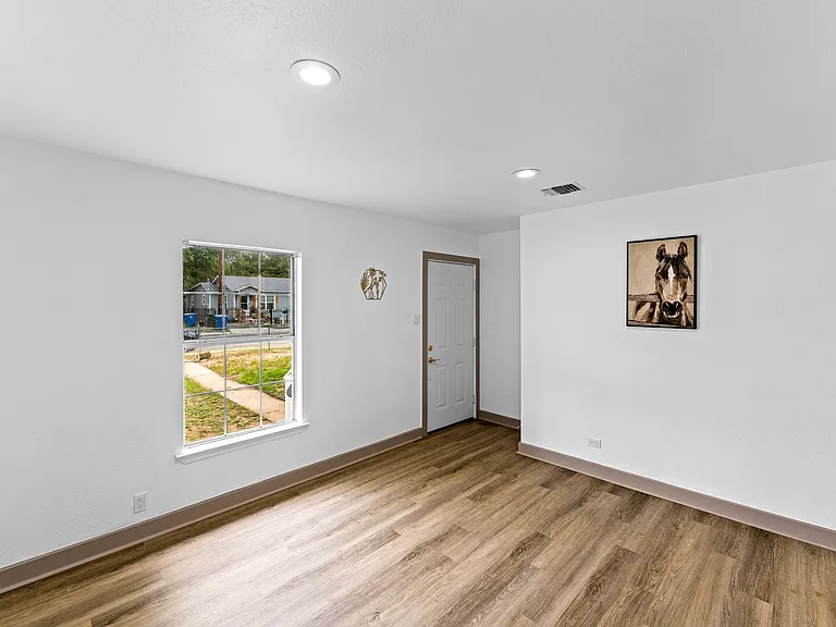 250 Koehler Ct — Photo 5