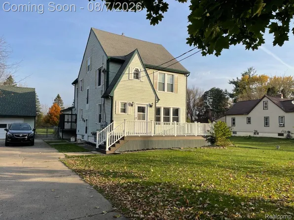 4355 Lapeer Rd, Burton, MI 48509