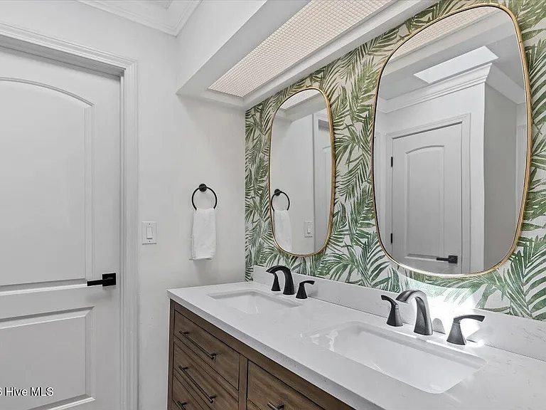 109 Grampian Way — Photo 34