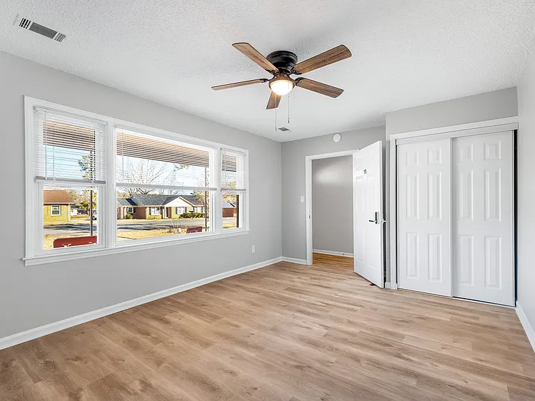 Glenarden Dr — Photo 2