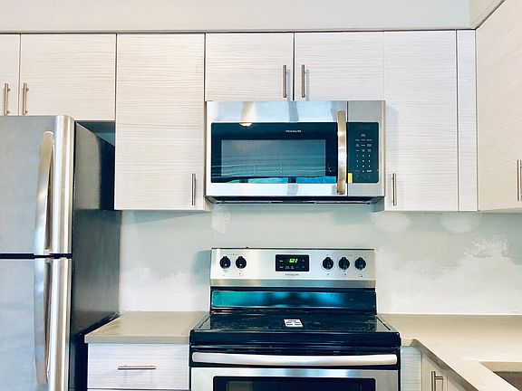 5th image of 1210 Burlington Ave APT 1W