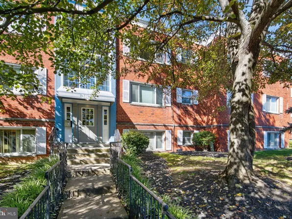 3827 Hamilton St #D-304, Hyattsville, MD 20781