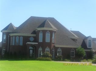 300 Windbrook Dr, Piperton, TN 38017