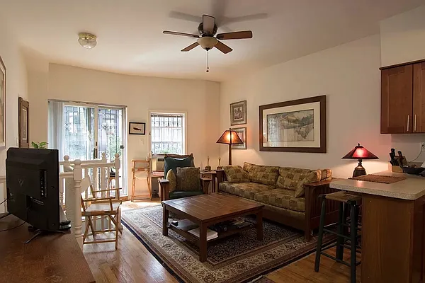 Rented by Larry Tauber, LREB | media 2