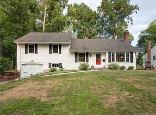 72 Barksdale Rd, West Hartford, CT 06117