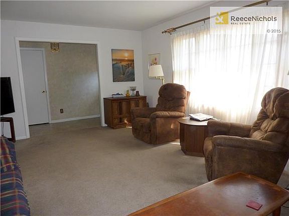 3rd image of 9306 E 81st Ter