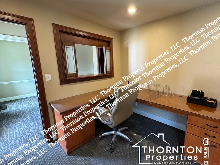 1640 Blount Ave — Photo 4
