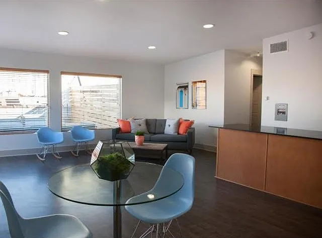 DH Holmes Apartments — Photo 18