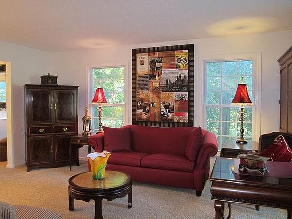 2nd image of 404 Forest Dr
