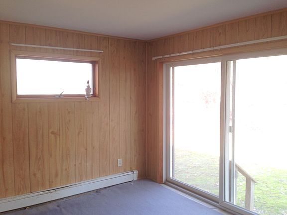 5th image of 16 Dogwood Ave
