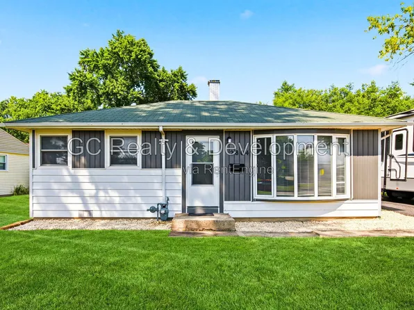 2804 School Dr, Rolling Meadows, IL 60008