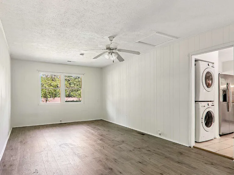 325 Comet Dr — Photo 22
