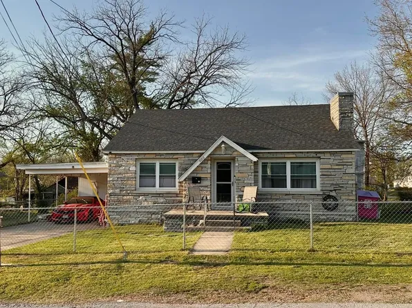 600 W Harmony St, Neosho, MO 64850