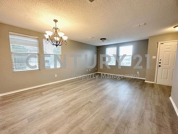 4th image of 2600 Annalea Ln