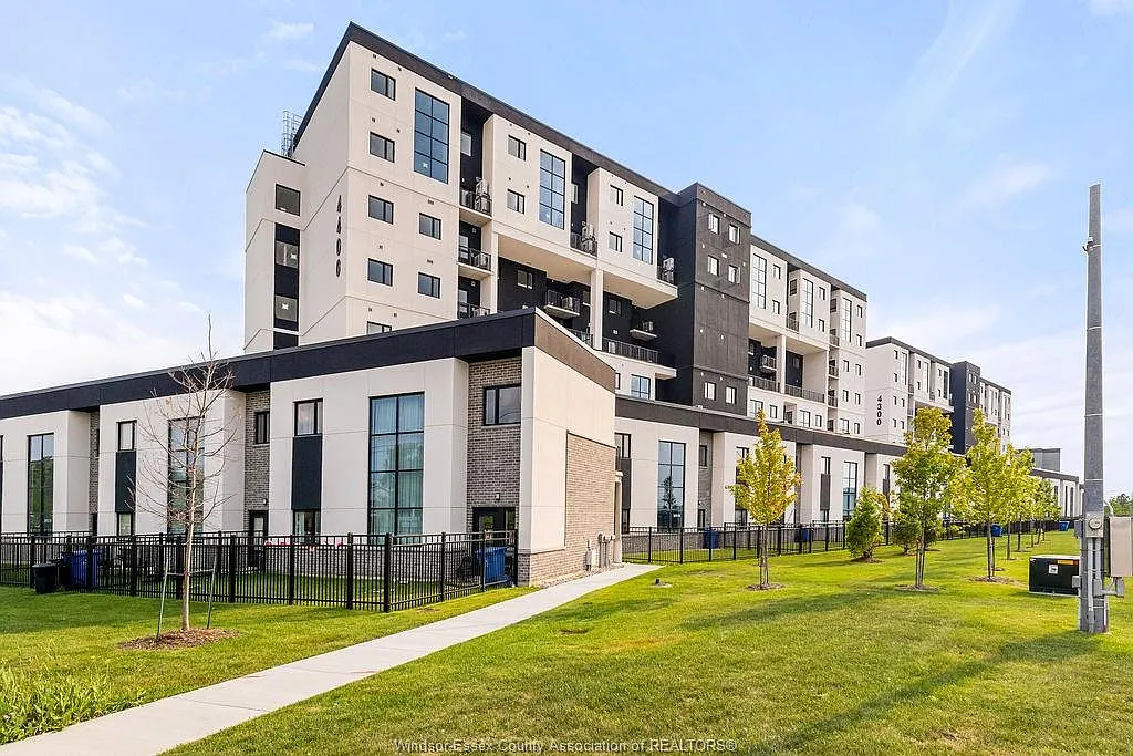 1 bed, 722 sqft, $1,925 — Photo 1