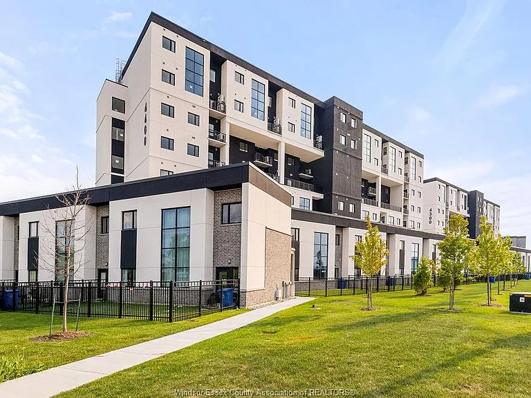 4400 Laurier Pkwy #531 — Photo 1