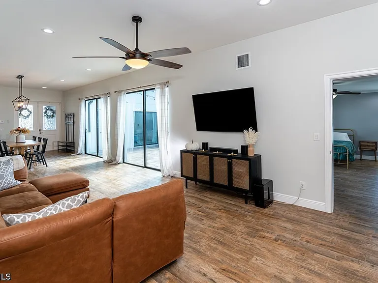 10600 McGregor Blvd — Photo 10