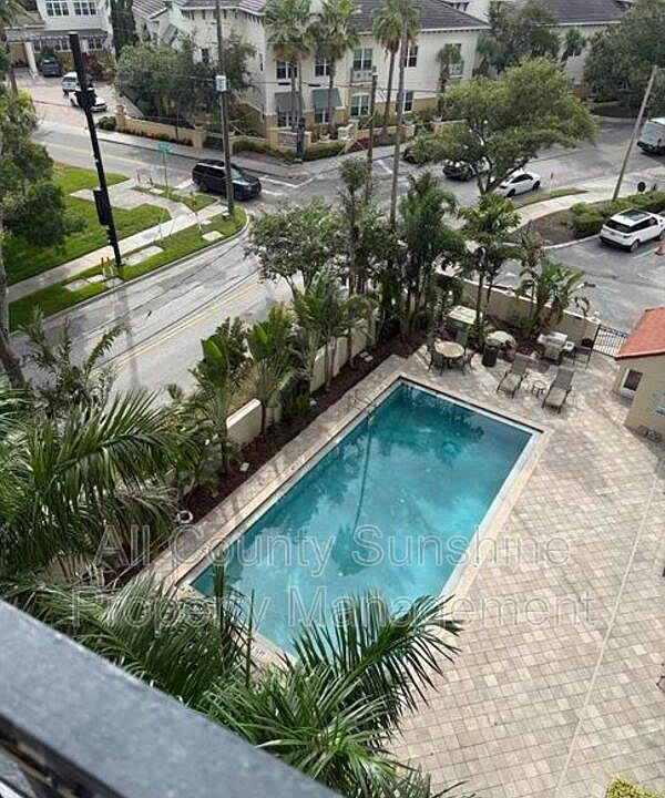 1st image of 2109 Bayshore Blvd Unit 511