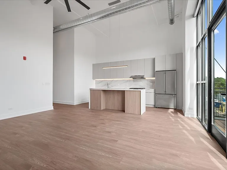 728 Lofts — Photo 7