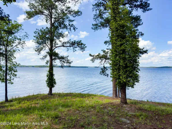 212 Heritage Dr, Alexander City, AL 35010