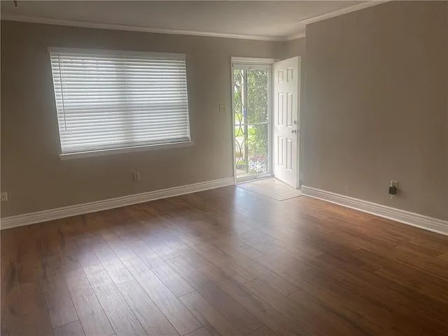 2 bed, 1.0 bath, 950 sqft, $1,350 — Photo 4