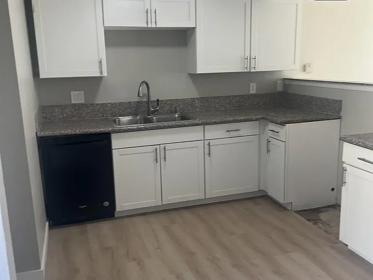 135 Cook St #3 — Photo 8