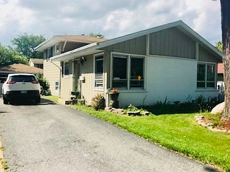 2nd image of 1020 Hahn Pl