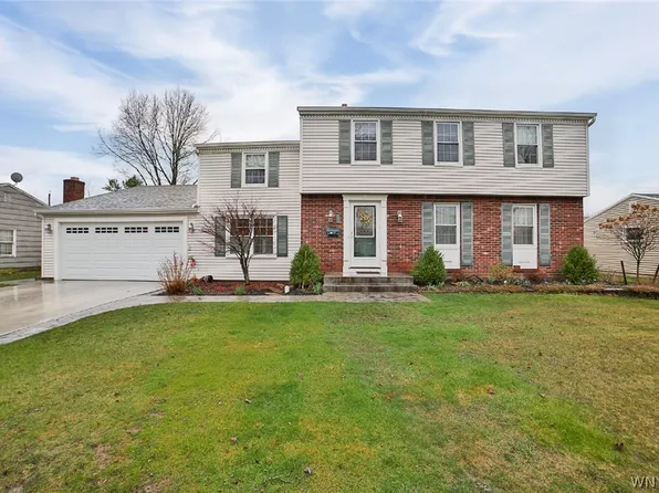 570 Meadowbrook Dr, North Tonawanda, NY 14120