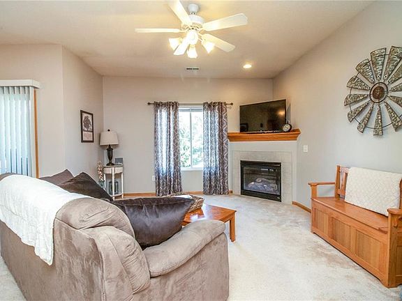 2nd image of 907 7th Ave SE Unit 12