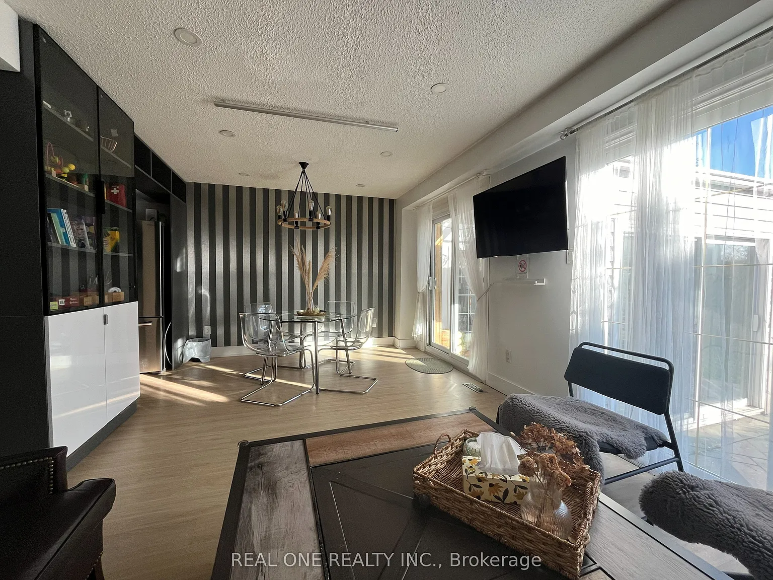 3 bed, $3,700 — Photo 3