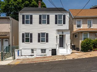 22 Grove St, Staten Island, NY 10304