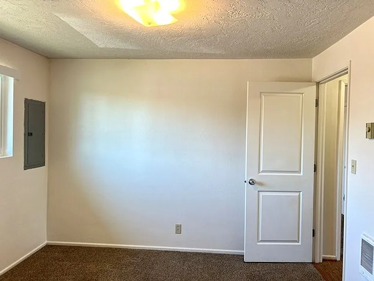 1125 Wyatt Ave — Photo 23