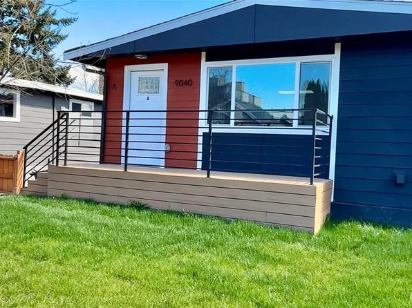 9040 17th Avenue SW, Seattle, WA 98106