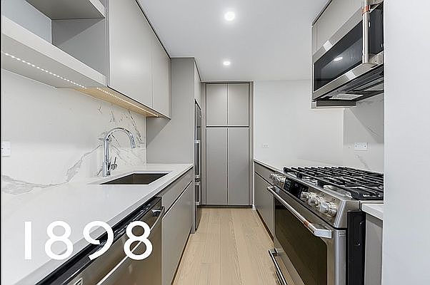 1st image of 561 Amsterdam Ave #17A