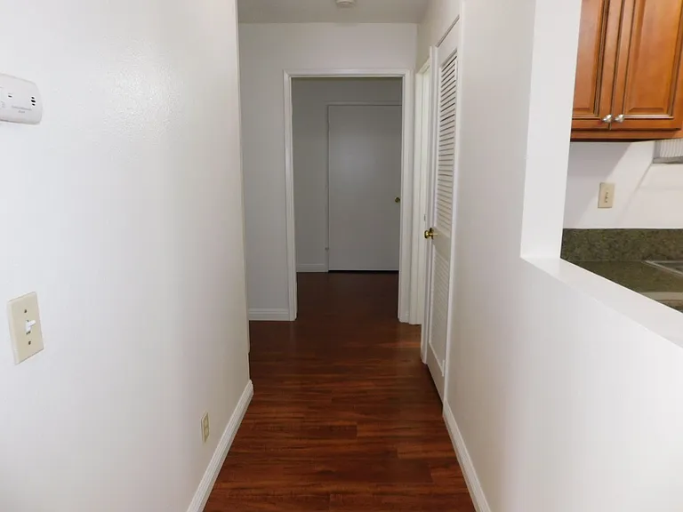 4th8021 — Photo 9