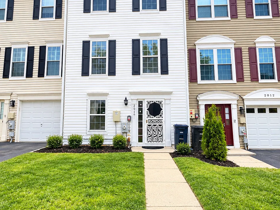 2010 Trenton Pl SE