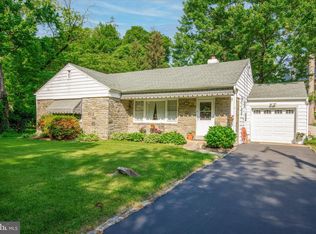 8214 Brookside Rd, Elkins Park, PA 19027