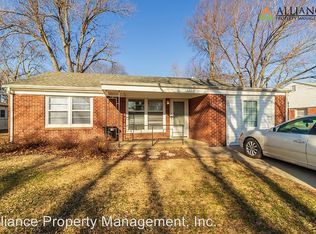 1515 Harry Rd, Manhattan, KS 66502