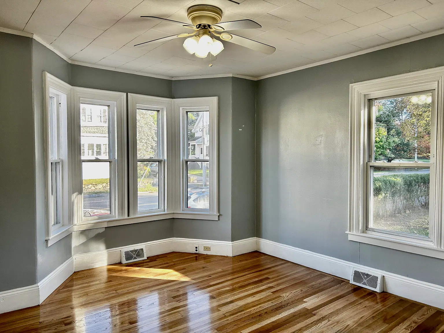 4 bed, 1700 sqft, $3,500 — Photo 3