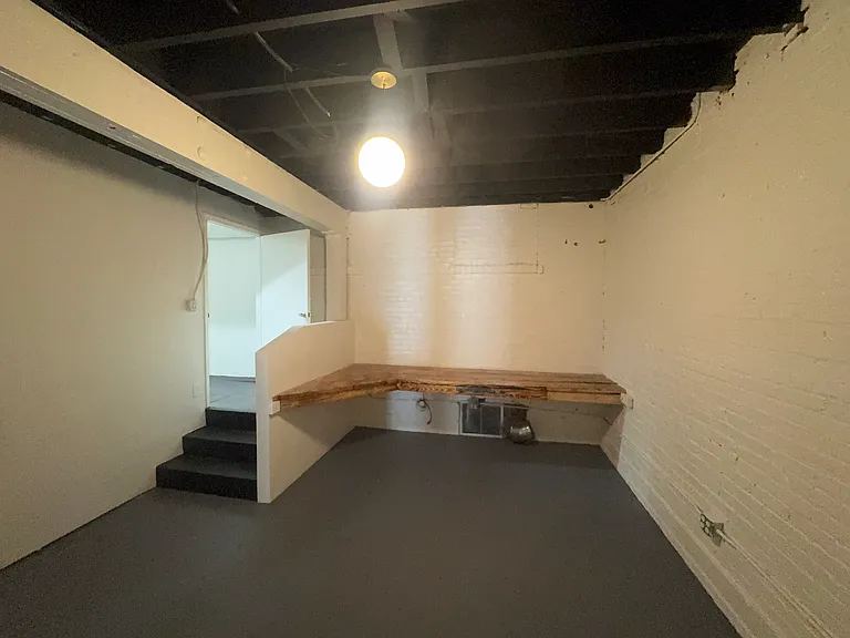 1516 E 1st St #1 — Photo 4