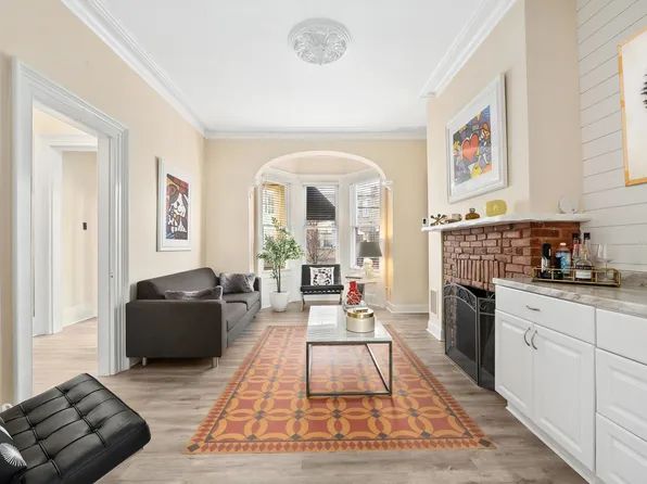 1610 West Street image 2 of 34