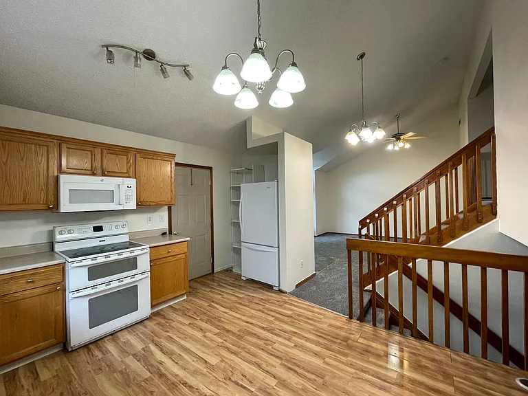 1331 W 132nd Pl — Photo 13