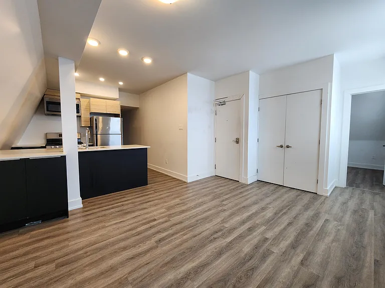 444 Cambridge St S — Photo 3
