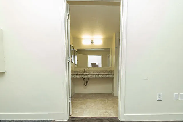 1614 K St #6 — Photo 35