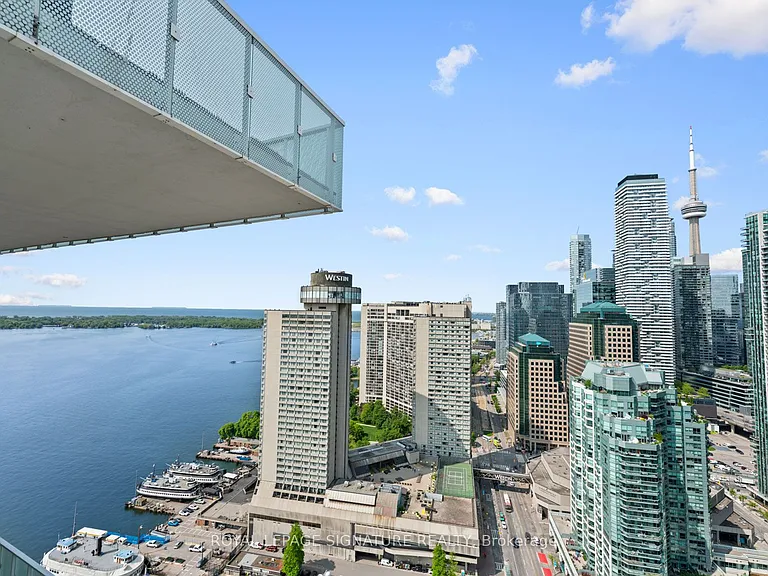 15 Queens Quay E #3305 — Photo 29